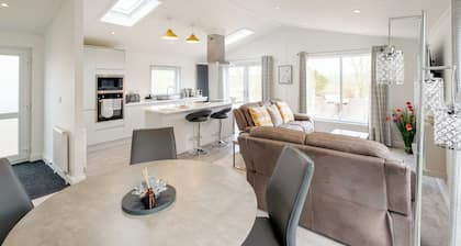 2 bedroom accommodation in Carnforth