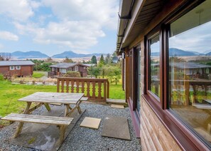 Outdoor dining - 1 bedroom accommodation in Blaenau Ffestiniog (Blaenau Ffestiniog)