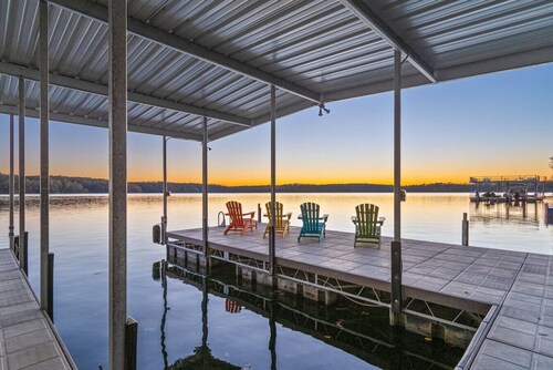Best Views on Lake, TIki Hut, Boat Rental
