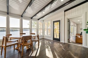 Dining - Best Views on Lake, TIki Hut, Boat Rental (Winchester)