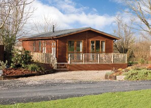 Exterior - Great location and well-equipped lodge set in mature and beautiful gardens. (Narberth, Nr Tenby)