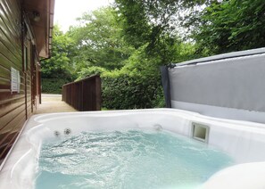 Baignoire à remous extérieure