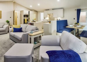 Living area - Platinum Lakeview Lodge Sleeps 8 (Mablethorpe)