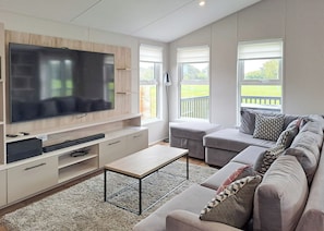 TV - Platinum 3 Bed Lodge (Pet) (Roman Bank, Skegness)