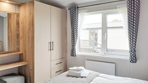 Unclassified image, 3 of 10, button - Platinum 3 Bed Lodge (Pet) (Roman Bank, Skegness)