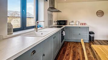 Fridge, oven, stovetop, toaster