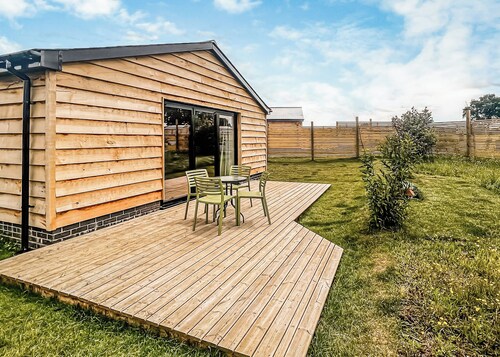 2 bedroom accommodation in Old Buckenham