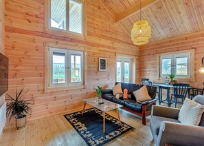 Living area - 2 bedroom accommodation in York (York)