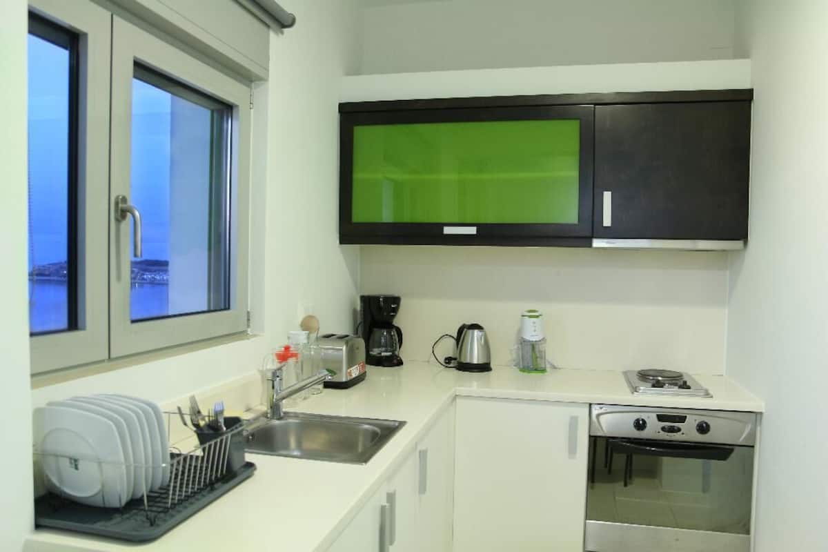 Double Sea View | Privát konyha | Nagyméretű hűtő/fagyasztó, sütő, főzőlap és kávéfőző