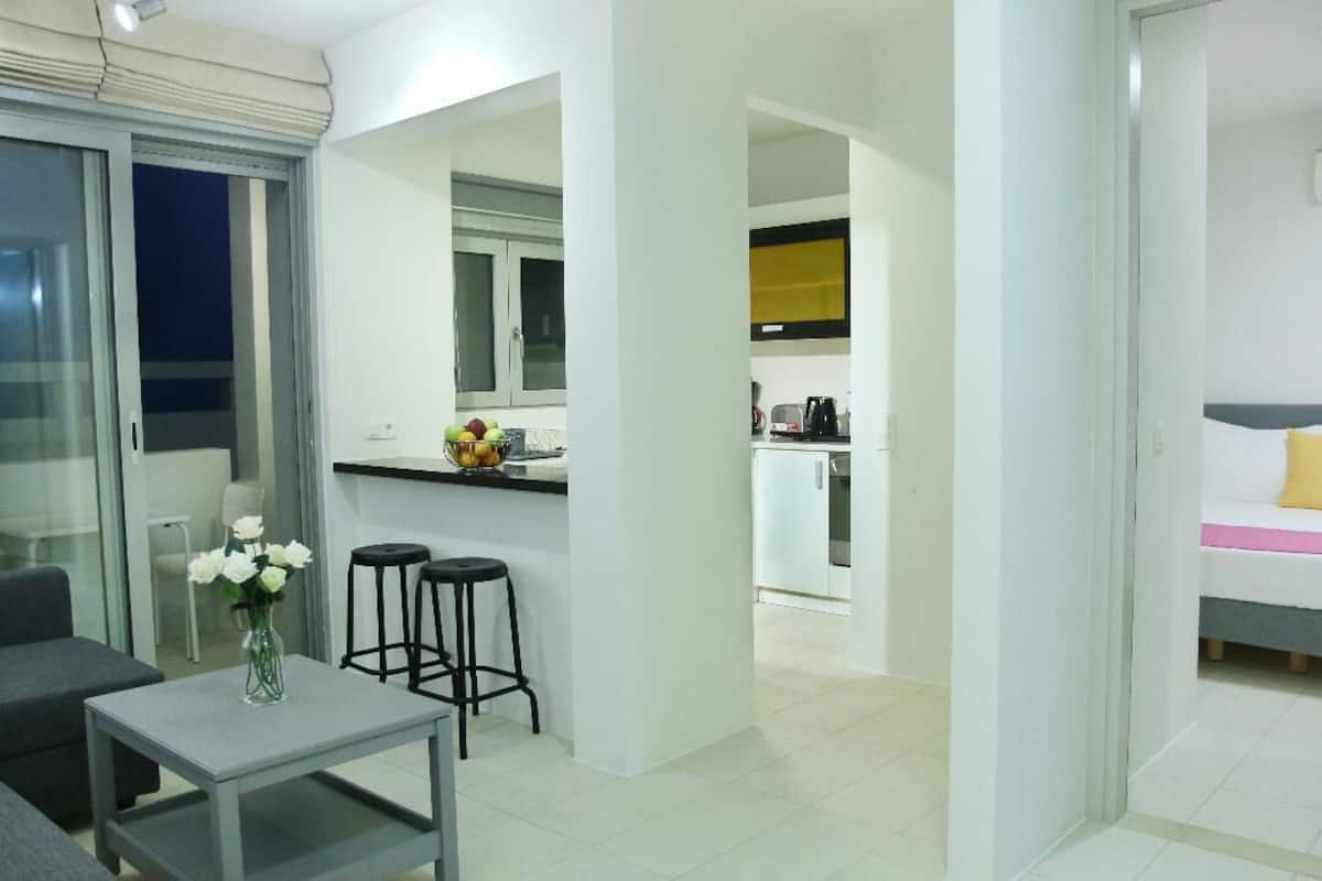 Double Ground Floor | Egyedi dekoráció, egyedi berendezés, hangszigetelés és ingyenes wifi