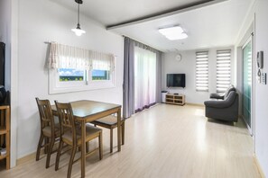 Basic Room, 2 Bedrooms (noeul101) | 1 bedroom, free WiFi - Jeju Gosanirang Pension (Jeju City)
