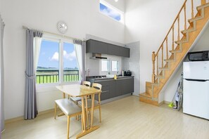 Basic Room, 2 Bedrooms (suwol201) | 1 bedroom, free WiFi - Jeju Gosanirang Pension (Jeju City)