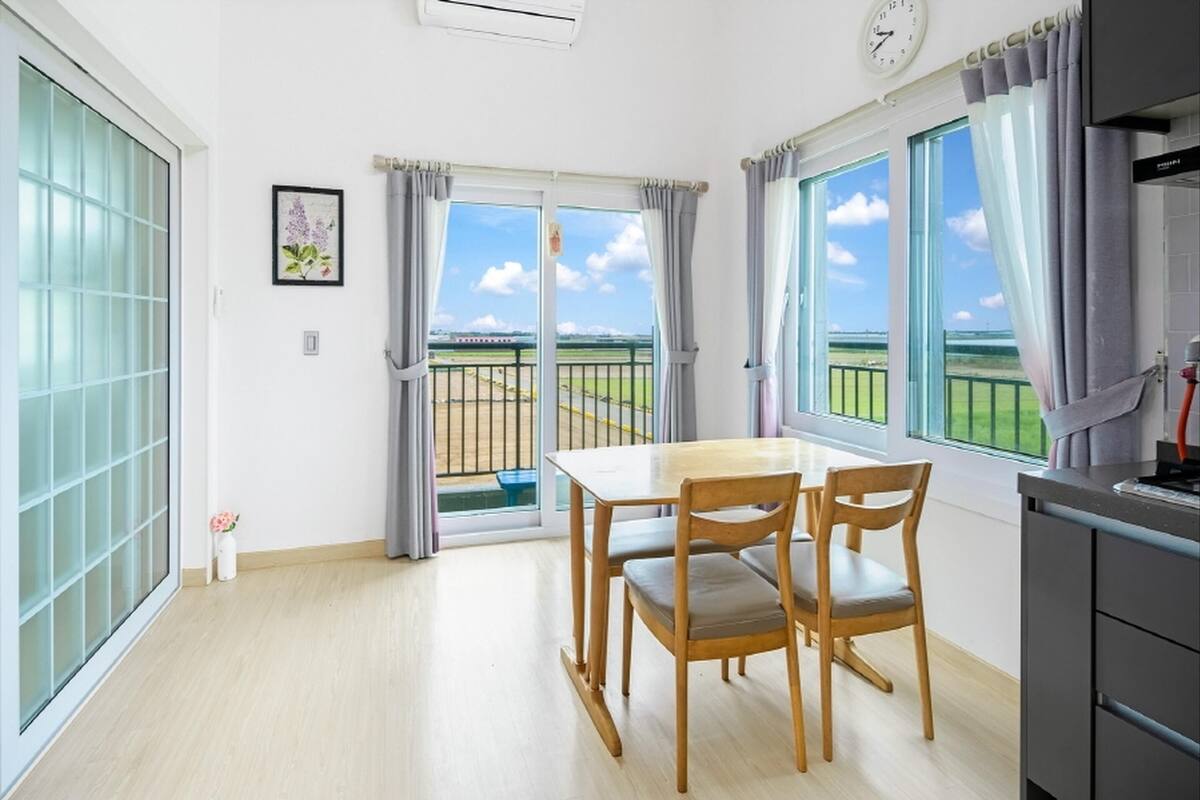 ห้องเบสิก, 2 ห้องนอน (suwol201) | 1 ห้องนอน, Wi-Fi ฟรี