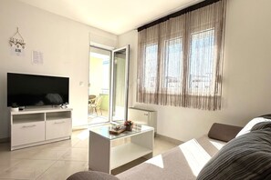 TV - Trogir, Okrug Gornji, Simba 4 apt (Okrug Gornji)