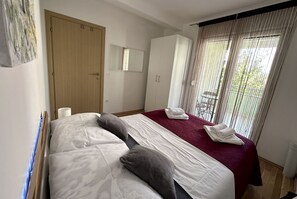 2 chambres, fer et planche à repasser, accès au Wi-Fi (inclus)