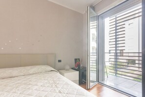 1 bedroom, iron/ironing board - GuestHost - La Vela Apartment with Terrace! (Cernusco sul Naviglio)