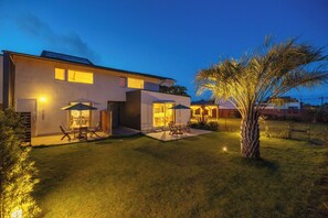 Exterior - Villa with 500m2 natural grass garden and BQ terrace Dogs are very welcome / Choseigun Chiba (Choseigun)