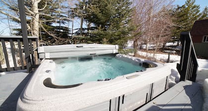 Large Teton Family Home w/Hot Tub + Pool Table
