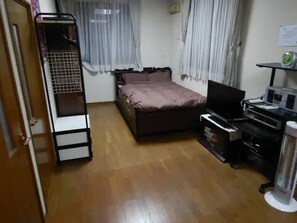 4 slaapkamers, een bureau, gratis wifi, beddengoed