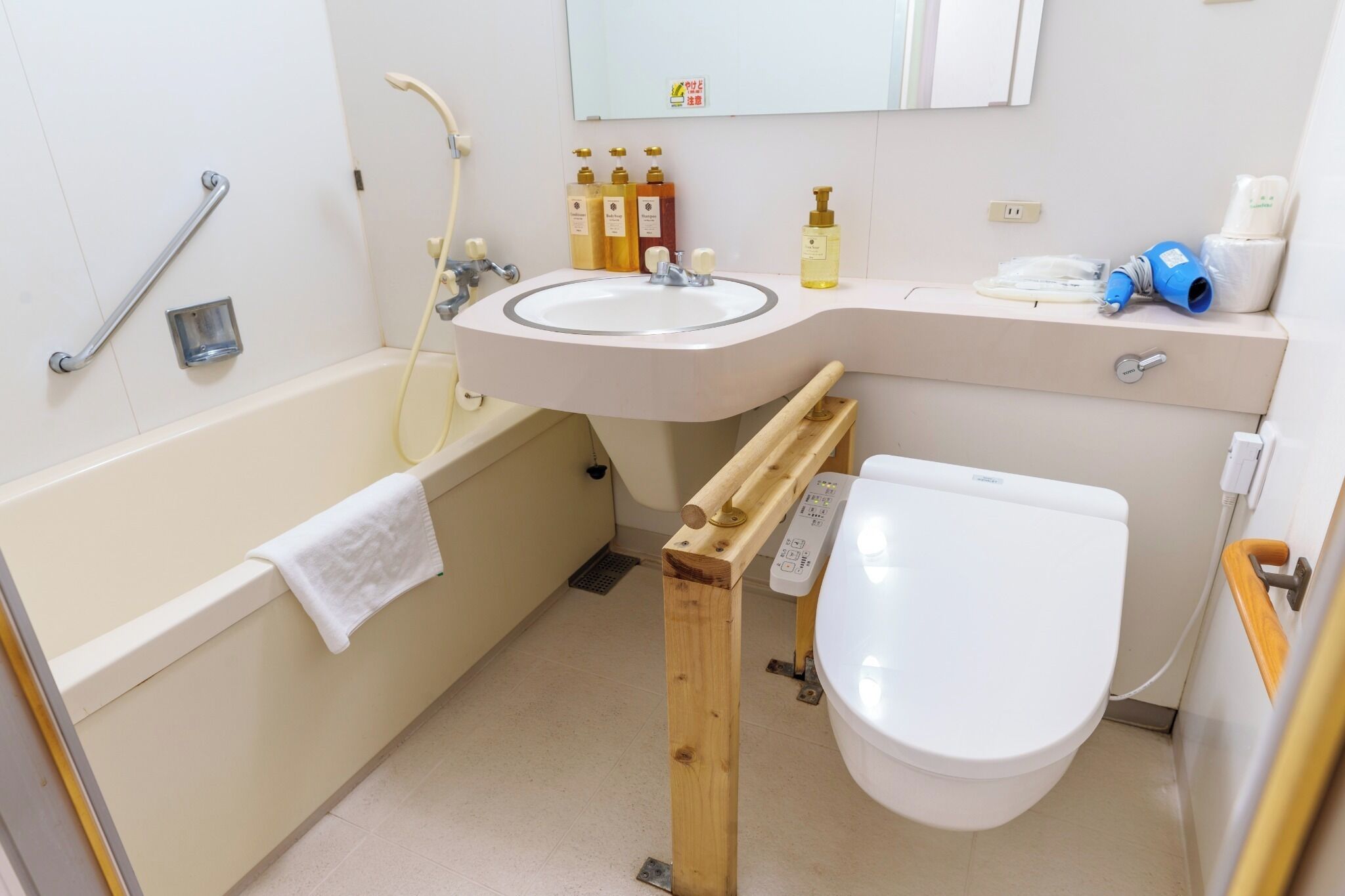 ヘアドライヤー、タオル