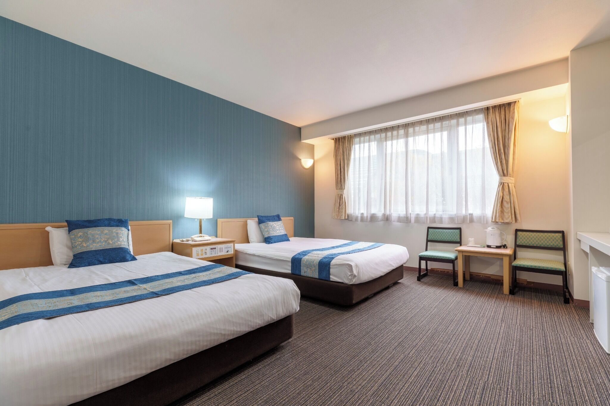 1 室のベッドルーム、デスク、WiFi (無料)、ベッドシーツ