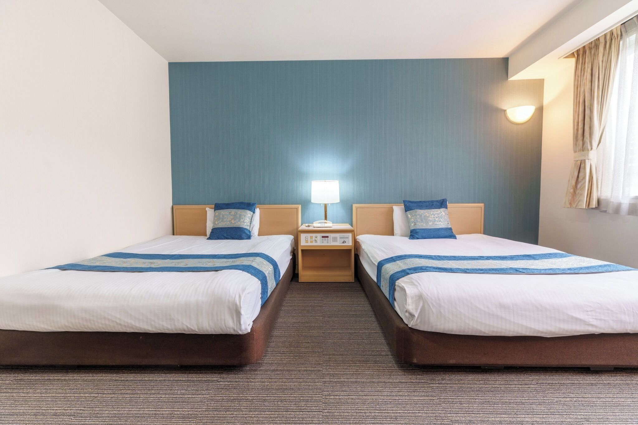 1 室のベッドルーム、デスク、WiFi (無料)、ベッドシーツ