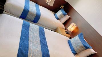 1 bedroom, desk, free WiFi, bed sheets