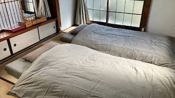 2 bedrooms, desk, free WiFi, bed sheets