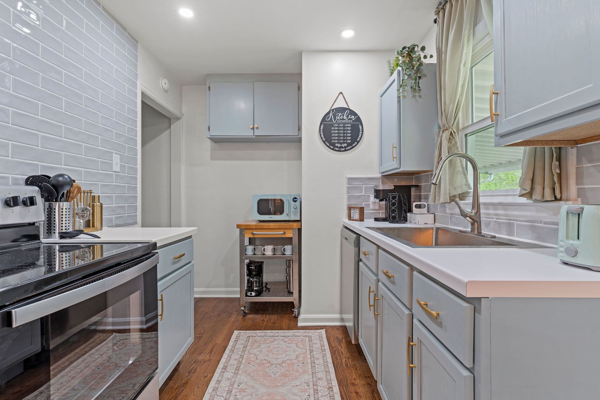 Parkview - Chic + Walk to Park + Pet Friendly