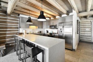 Micro-ondas, fogão, cooktop, lava-louças