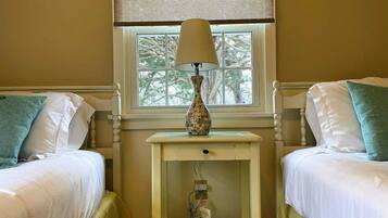 3 slaapkamers, een strijkplank/strijkijzer, gratis wifi, beddengoed