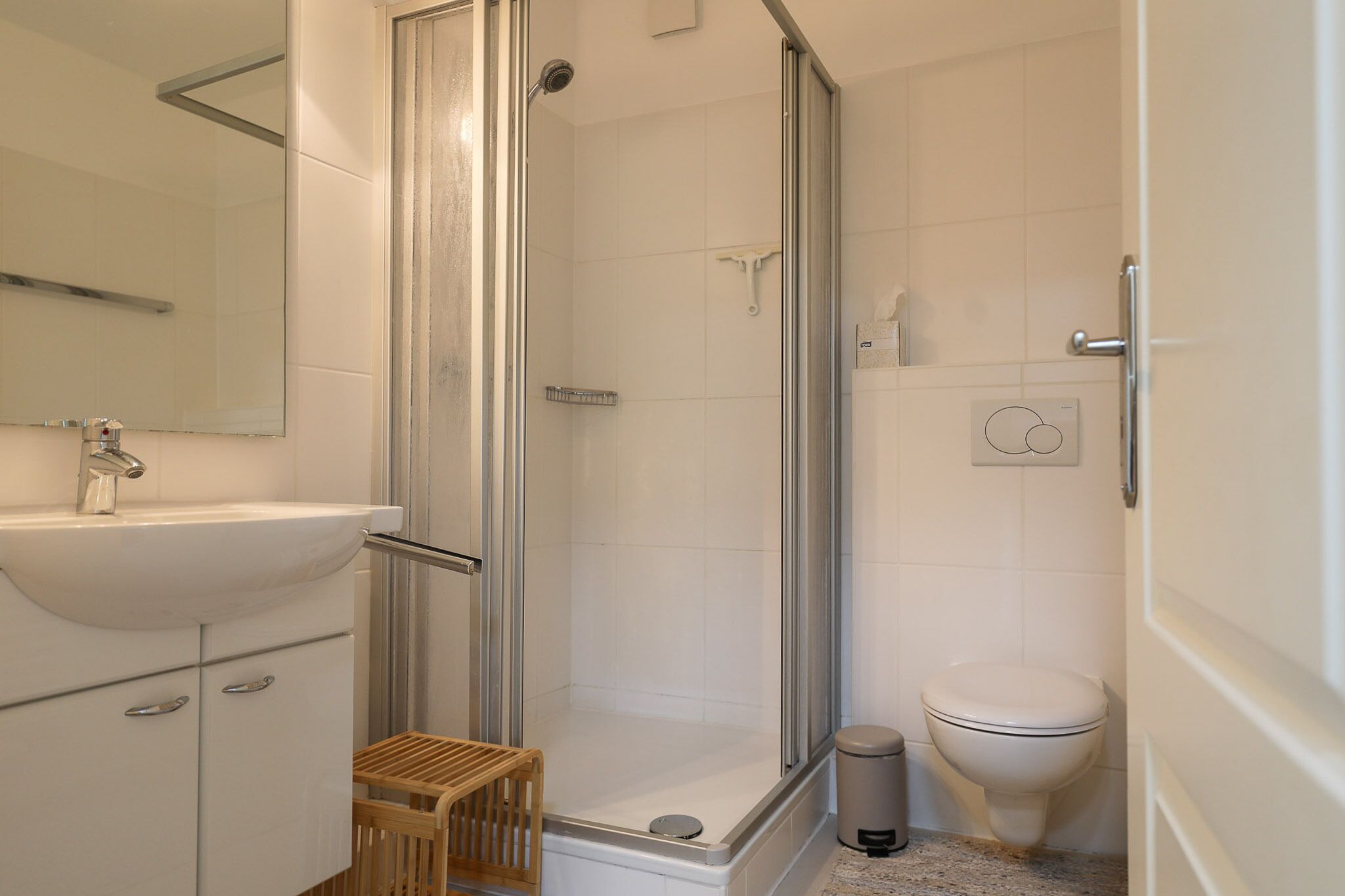 Frisch Renovierte Ferienwohnung in Direkter Strandlage mit Westbalkon