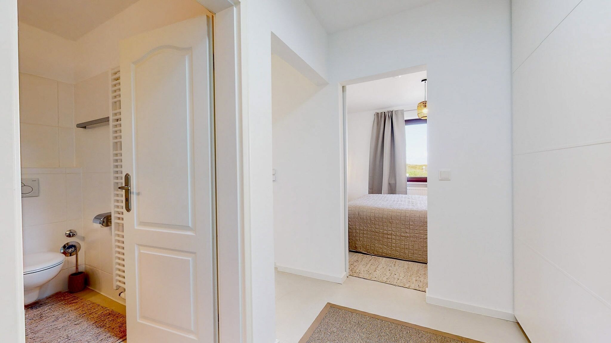 Frisch Renovierte Ferienwohnung in Direkter Strandlage mit Westbalkon