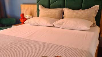 TV LCD 105 cm con canali satellitari, TV