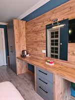 Minibar, wifi gratis y ropa de cama 