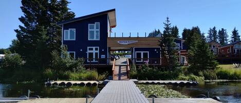 المنشأة من الخارج