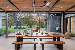 Outdoor dining - Rancho Alegre (Los Almendros, Hacienda Pinilla)
