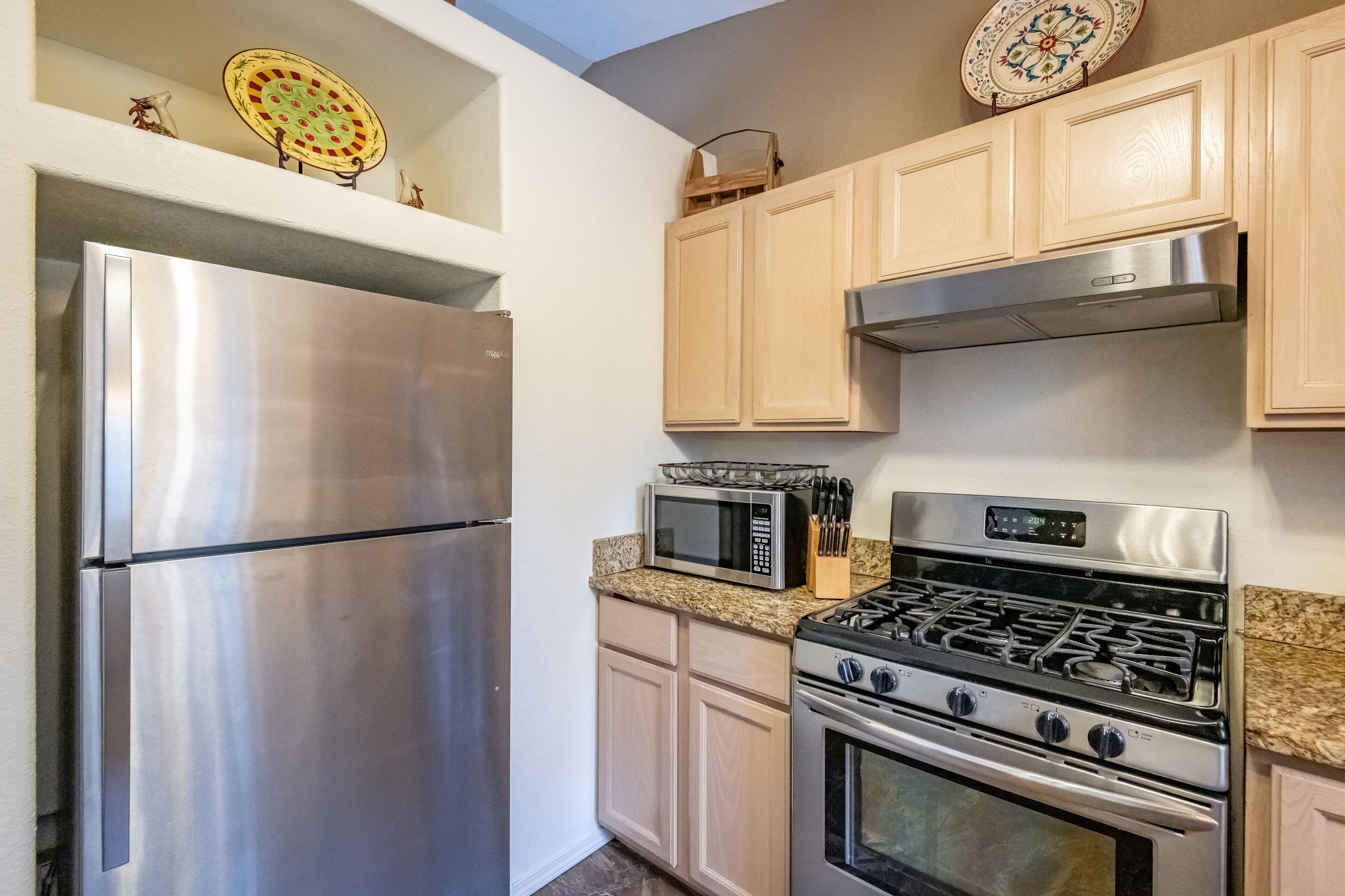 Three bed three bath cabin retreat walk to Monte Verde lake