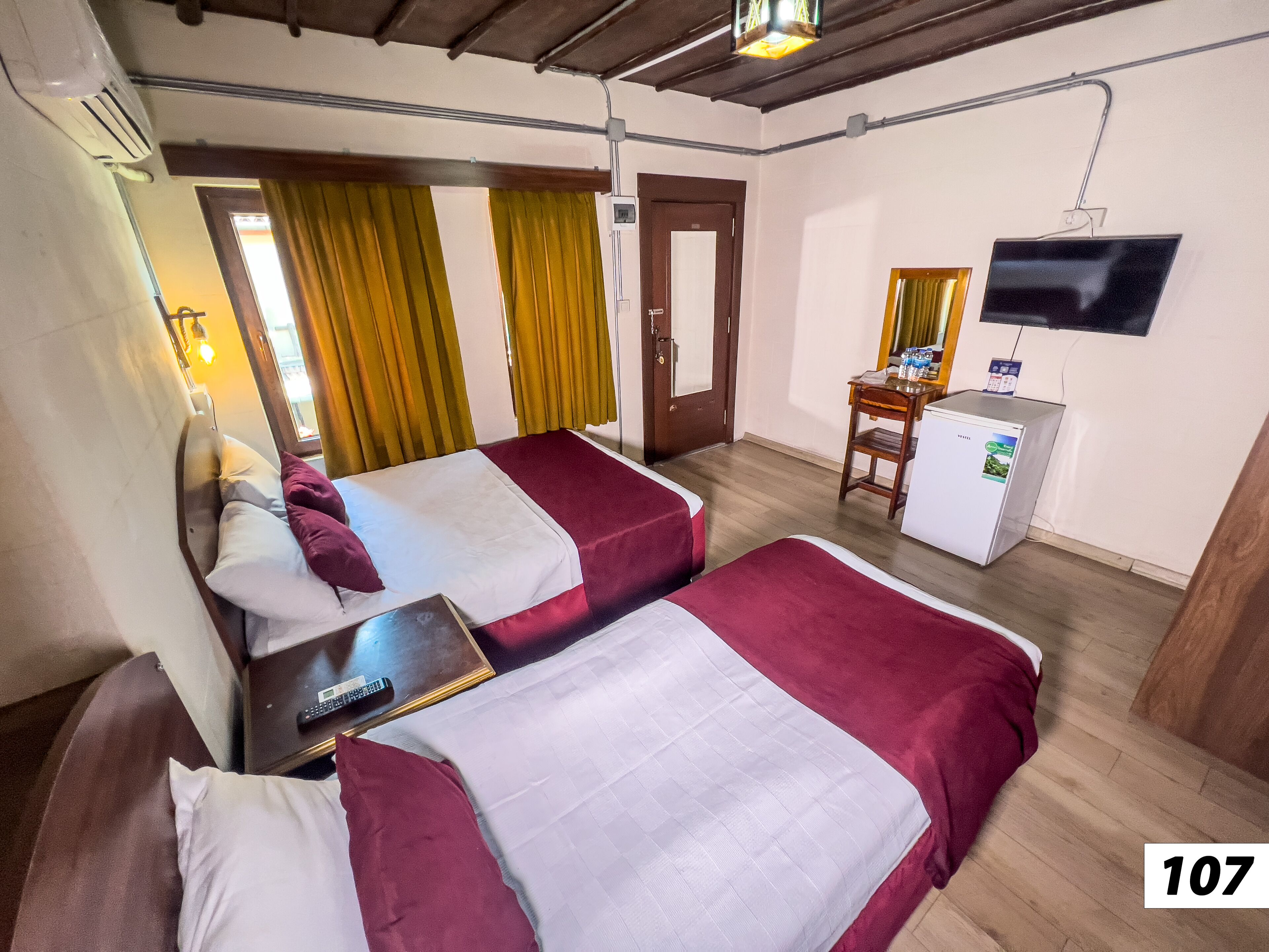 Family Twin Room | Minibar, free WiFi