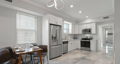 Glistening New Superdome Group Home w/10 Beds, Parking, Patio, Grill and 5 Bath