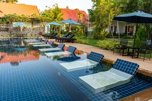 4 indoor pools, outdoor pool - Amazing Palm Resort (Siem Reap)