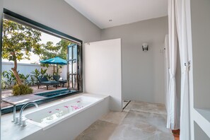 Artículos de tocador de diseñador, secador de pelo, batas, pantuflas