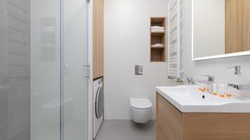 Shower, free toiletries, hair dryer, towels