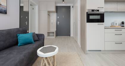 Cozy Apartment | Close to Beach and Lake, Parking.