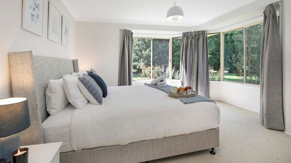 4 chambres, fer et planche à repasser, lit parapluie, Wi-Fi