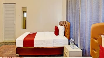 Tvåbäddsrum Deluxe | Skrivbord, gratis wi-fi och sängkläder