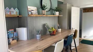 Cottage | Business center