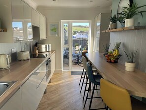 Cottage | Private kitchen - The Willows (Weymouth)