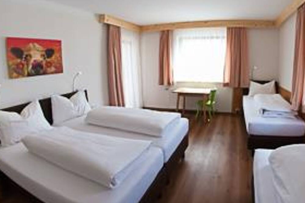 Vierbettzimmer mit Dusche, WC - Gästehaus Zum Steirischen Kuss
