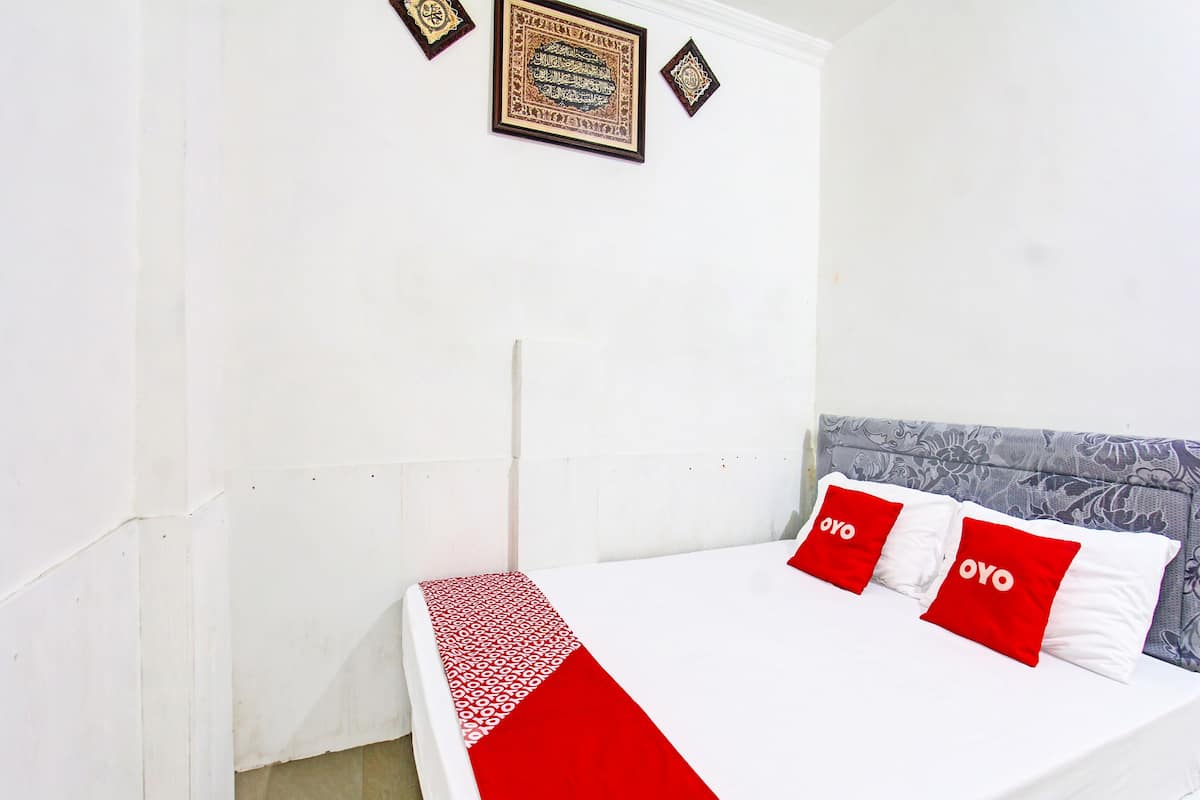 Standard Double Room | Free WiFi, bed sheets
